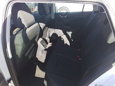 Skoda Kamiq 1.0 TSI Ambition DSG 81 kW (110 CV) 9 Skoda Kamiq 1.0 TSI Ambition DSG 81 kW (110 CV) 9