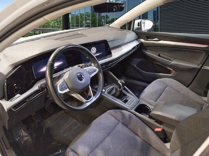 Volkswagen Golf Life 2.0 TDI 85 kW (115 CV) Vehículo usado en Madrid Volkswagen Golf Life 2.0 TDI 85 kW (115 CV) Vehículo usado en Madrid