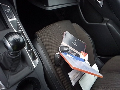 DS DS3 Crossback BlueHDi 110 Bastille 81 kW (110 CV) 11 DS DS3 Crossback BlueHDi 110 Bastille 81 kW (110 CV) 11