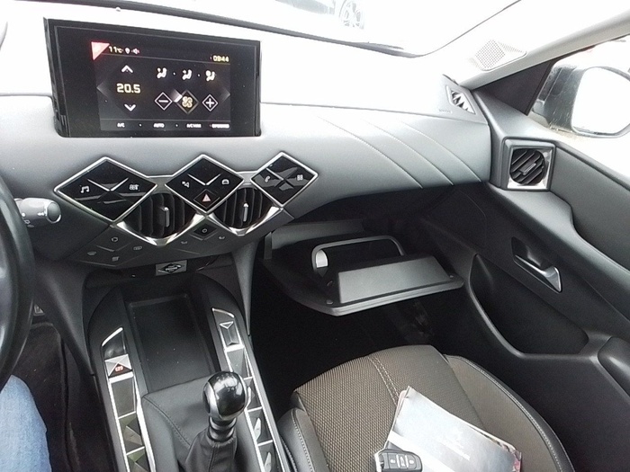 DS DS3 Crossback BlueHDi 110 Bastille 81 kW (110 CV) Vehículo usado en Madrid DS DS3 Crossback BlueHDi 110 Bastille 81 kW (110 CV) Vehículo usado en Madrid