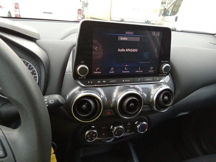 Nissan Juke DIG-T Acenta 84 kW (114 CV) Vehículo usado en Madrid Nissan Juke DIG-T Acenta 84 kW (114 CV) Vehículo usado en Madrid