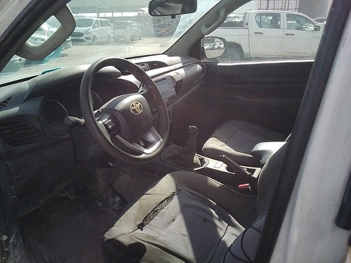 Toyota Hilux 2.4 D-4D Doble Cabina GX 110 kW (150 CV) Vehículo usado en Madrid Toyota Hilux 2.4 D-4D Doble Cabina GX 110 kW (150 CV) Vehículo usado en Madrid