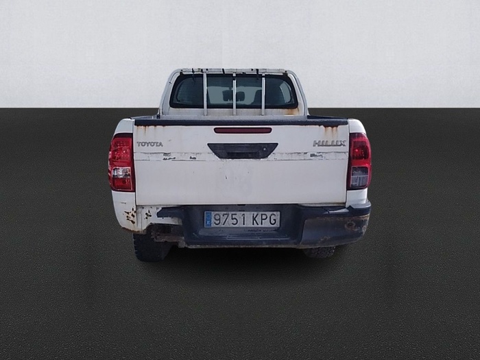 Toyota Hilux 2.4 D-4D Doble Cabina GX 110 kW (150 CV) Vehículo usado en Madrid Toyota Hilux 2.4 D-4D Doble Cabina GX 110 kW (150 CV) Vehículo usado en Madrid