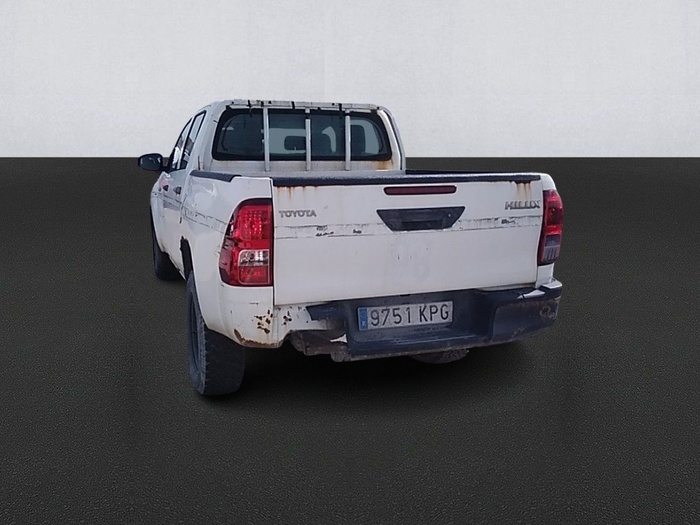 Toyota Hilux 2.4 D-4D Doble Cabina GX 110 kW (150 CV) Vehículo usado en Madrid Toyota Hilux 2.4 D-4D Doble Cabina GX 110 kW (150 CV) Vehículo usado en Madrid