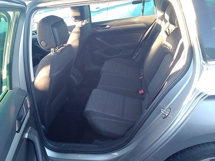 Volkswagen Passat Variant Executive 1.5 TSI 110 kW (150 CV) DSG Vehículo usado en Madrid Volkswagen Passat Variant Executive 1.5 TSI 110 kW (150 CV) DSG Vehículo usado en Madrid