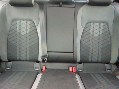 Volkswagen Golf R-Line 2.0 TDI 110 kW (150 CV) DSG 9 Volkswagen Golf R-Line 2.0 TDI 110 kW (150 CV) DSG 9