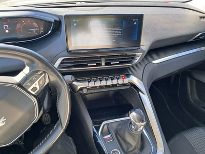 Peugeot 3008 BlueHDi 130 S&S Active Pack 96 kW (130 CV) 15 Peugeot 3008 BlueHDi 130 S&S Active Pack 96 kW (130 CV) 15