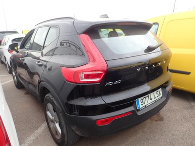 Volvo XC40 T2 Momentum Core 95 kW (129 CV) 2 Volvo XC40 T2 Momentum Core 95 kW (129 CV) 2