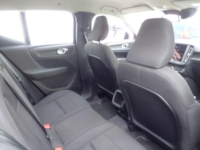 Volvo XC40 T2 Momentum Core 95 kW (129 CV) 12 Volvo XC40 T2 Momentum Core 95 kW (129 CV) 12