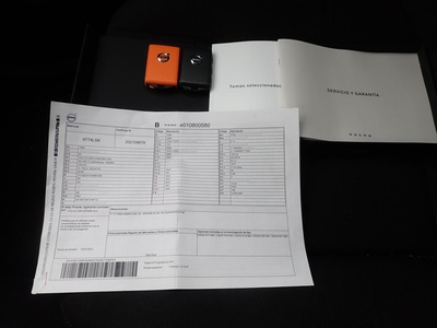 Volvo XC40 T2 Momentum Core 95 kW (129 CV) 9 Volvo XC40 T2 Momentum Core 95 kW (129 CV) 9