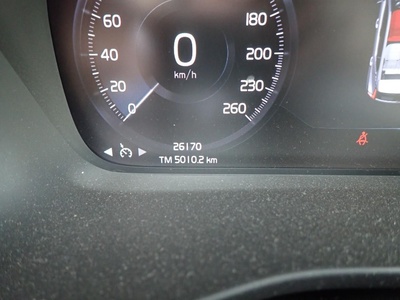 Volvo XC40 T2 Momentum Core 95 kW (129 CV) 6 Volvo XC40 T2 Momentum Core 95 kW (129 CV) 6