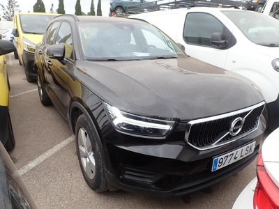 Volvo XC40 T2 Momentum Core 95 kW (129 CV) 4 Volvo XC40 T2 Momentum Core 95 kW (129 CV) 4
