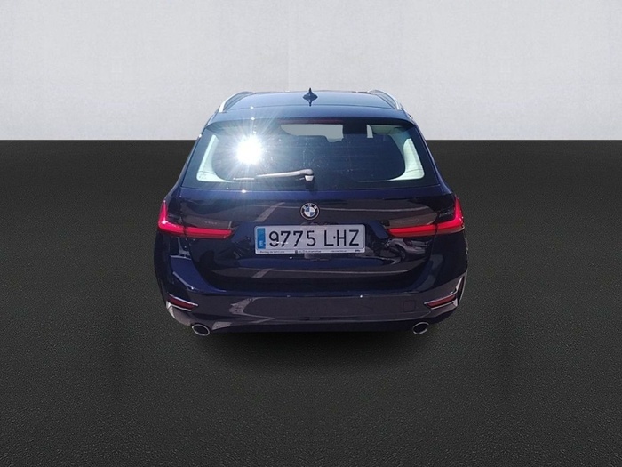 BMW Serie 3 330i Touring 190 kW (258 CV) Vehículo usado en Madrid BMW Serie 3 330i Touring 190 kW (258 CV) Vehículo usado en Madrid