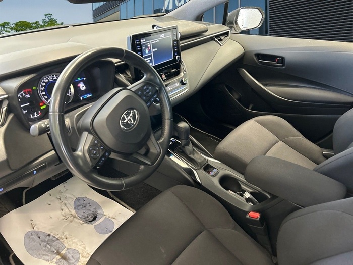 Toyota Corolla 125H Business E-CVT 90 kW (122 CV) Vehículo usado en Madrid Toyota Corolla 125H Business E-CVT 90 kW (122 CV) Vehículo usado en Madrid