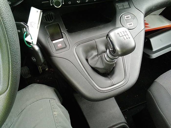 Citroen Berlingo Combi BlueHDi 100 S&S Talla M You 75 kW (102 CV) Vehículo usado en Madrid Citroen Berlingo Combi BlueHDi 100 S&S Talla M You 75 kW (102 CV) Vehículo usado en Madrid