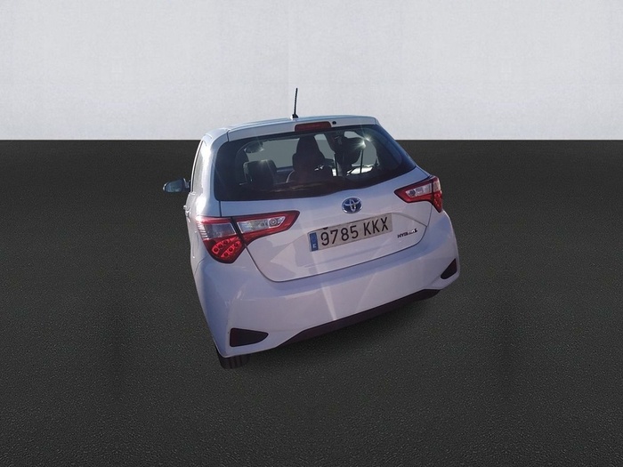Toyota Yaris 1.5 100H Active 74 kW (100 CV) Vehículo usado en Madrid Toyota Yaris 1.5 100H Active 74 kW (100 CV) Vehículo usado en Madrid