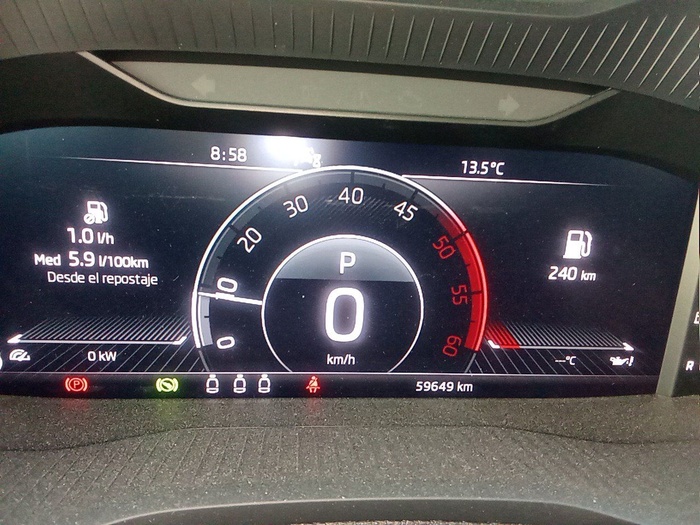 Skoda Karoq 2.0 TDI Ambition 4X4 DSG 110 kW (150 CV) Vehículo usado en Madrid Skoda Karoq 2.0 TDI Ambition 4X4 DSG 110 kW (150 CV) Vehículo usado en Madrid