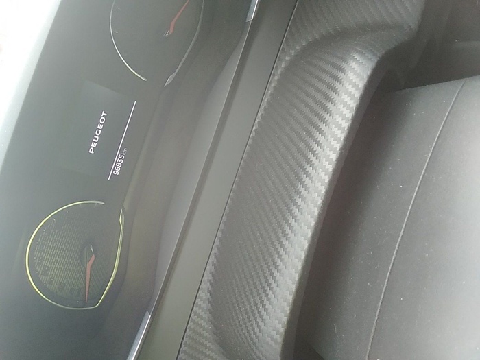 Peugeot 2008 BlueHDi 110 S&S Active Pack 81 kW (110 CV) Vehículo usado en Madrid Peugeot 2008 BlueHDi 110 S&S Active Pack 81 kW (110 CV) Vehículo usado en Madrid