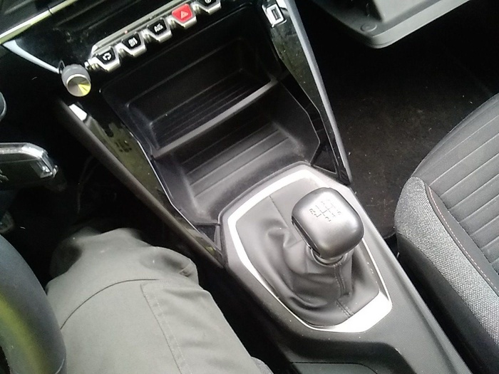 Peugeot 2008 BlueHDi 110 S&S Active Pack 81 kW (110 CV) Vehículo usado en Madrid Peugeot 2008 BlueHDi 110 S&S Active Pack 81 kW (110 CV) Vehículo usado en Madrid