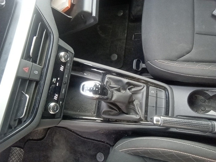 Skoda Kamiq 1.0 TSI Ambition DSG 81 kW (110 CV) Vehículo usado en Madrid Skoda Kamiq 1.0 TSI Ambition DSG 81 kW (110 CV) Vehículo usado en Madrid