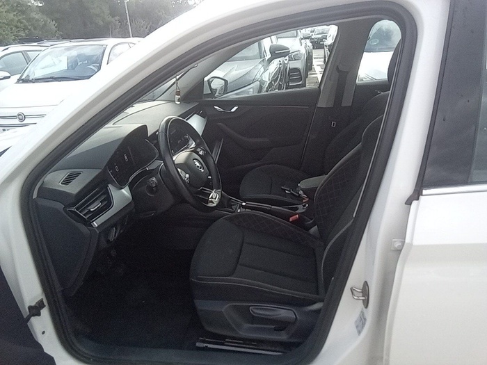 Skoda Kamiq 1.0 TSI Ambition DSG 81 kW (110 CV) Vehículo usado en Madrid Skoda Kamiq 1.0 TSI Ambition DSG 81 kW (110 CV) Vehículo usado en Madrid