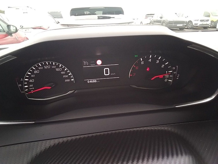 Peugeot 2008 BlueHDi 110 S&S Active Pack 81 kW (110 CV) Vehículo usado en Madrid Peugeot 2008 BlueHDi 110 S&S Active Pack 81 kW (110 CV) Vehículo usado en Madrid