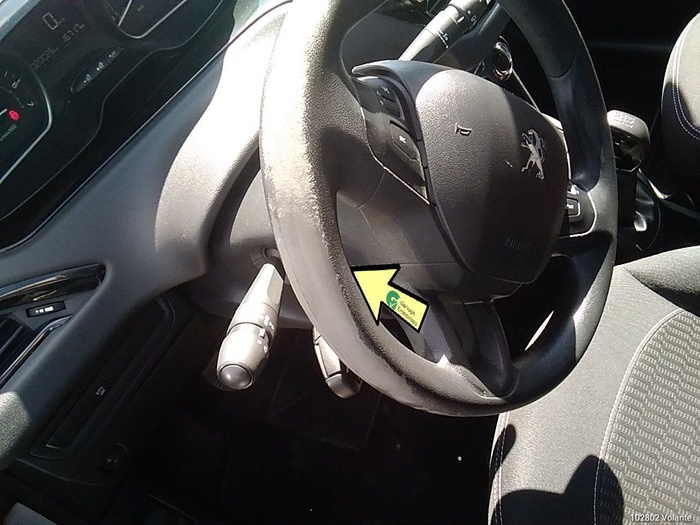 Peugeot 208 PureTech 82 S&S Active 60 kW (82 CV) Vehículo usado en Madrid Peugeot 208 PureTech 82 S&S Active 60 kW (82 CV) Vehículo usado en Madrid