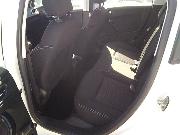 Peugeot 208 PureTech 82 S&S Active 60 kW (82 CV) Vehículo usado en Madrid Peugeot 208 PureTech 82 S&S Active 60 kW (82 CV) Vehículo usado en Madrid