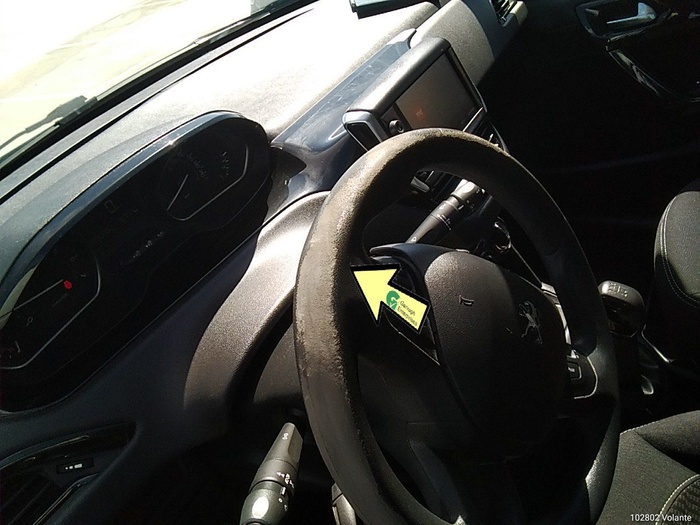 Peugeot 208 PureTech 82 S&S Active 60 kW (82 CV) Vehículo usado en Madrid Peugeot 208 PureTech 82 S&S Active 60 kW (82 CV) Vehículo usado en Madrid