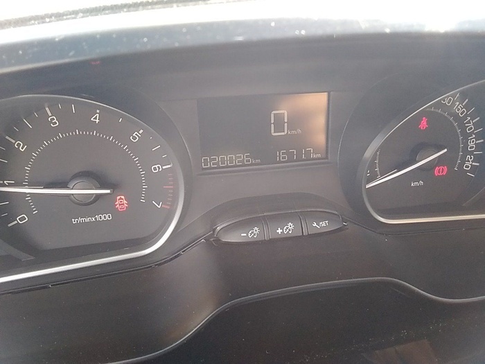 Peugeot 208 PureTech 82 S&S Active 60 kW (82 CV) Vehículo usado en Madrid Peugeot 208 PureTech 82 S&S Active 60 kW (82 CV) Vehículo usado en Madrid