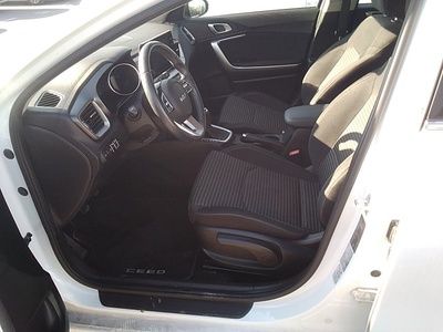 Kia Ceed 1.0 T-GDI Drive 74 kW (100 CV) 11 Kia Ceed 1.0 T-GDI Drive 74 kW (100 CV) 11