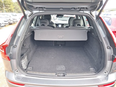 Volvo XC60 B4 D R-Design AWD Auto 145 kW (197 CV) 12 Volvo XC60 B4 D R-Design AWD Auto 145 kW (197 CV) 12