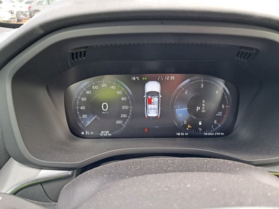 Volvo XC60 B4 D R-Design AWD Auto 145 kW (197 CV) 15 Volvo XC60 B4 D R-Design AWD Auto 145 kW (197 CV) 15