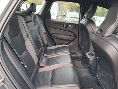 Volvo XC60 B4 D R-Design AWD Auto 145 kW (197 CV) 10 Volvo XC60 B4 D R-Design AWD Auto 145 kW (197 CV) 10