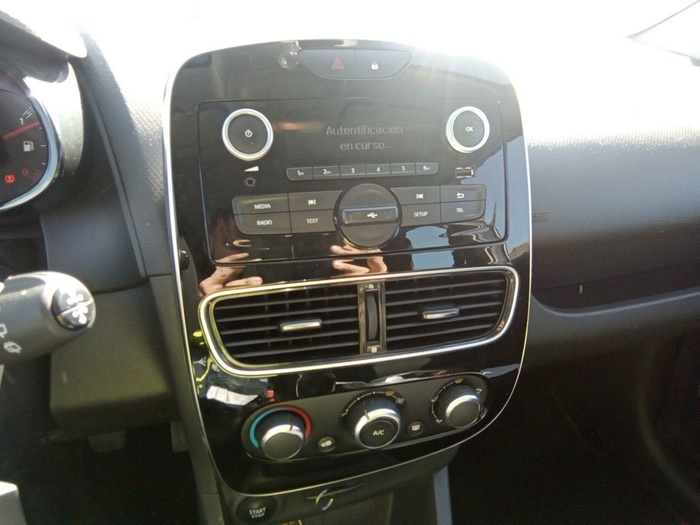 Renault Clio Business TCe 55 kW (75 CV) Vehículo usado en Madrid Renault Clio Business TCe 55 kW (75 CV) Vehículo usado en Madrid