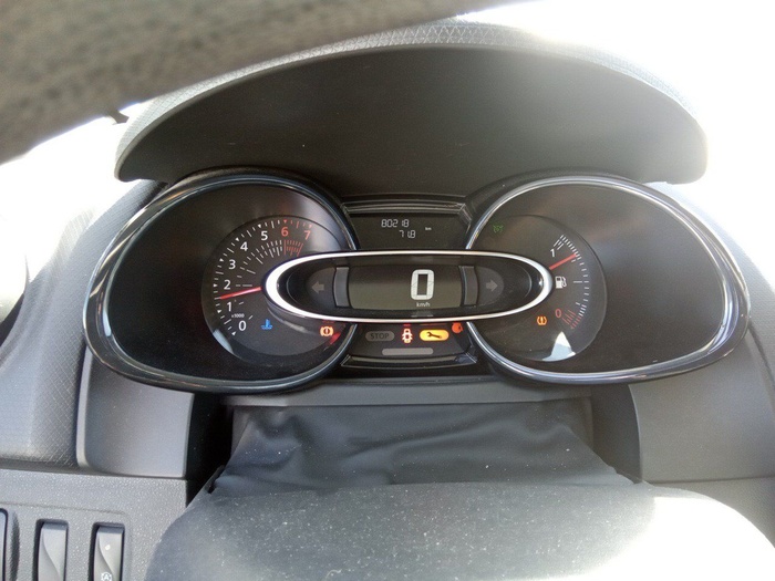 Renault Clio Business TCe 55 kW (75 CV) Vehículo usado en Madrid Renault Clio Business TCe 55 kW (75 CV) Vehículo usado en Madrid