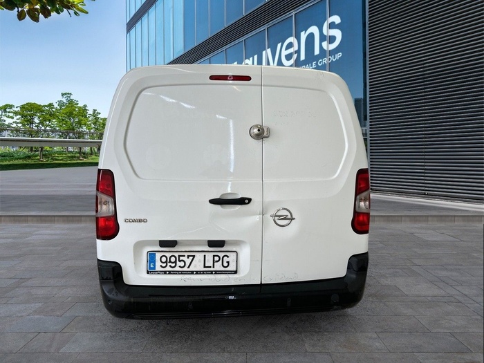 Opel Combo Furgon 1.5 TD Express L H1 75 kW (102 CV) Vehículo usado en Madrid Opel Combo Furgon 1.5 TD Express L H1 75 kW (102 CV) Vehículo usado en Madrid