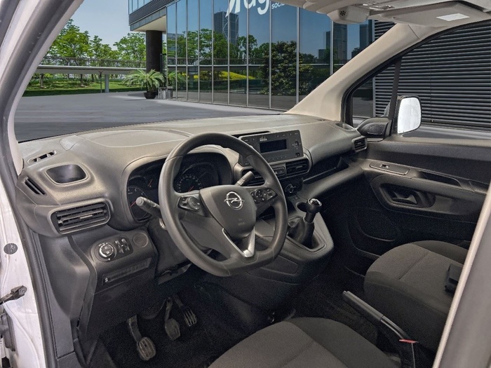 Opel Combo Furgon 1.5 TD Express L H1 75 kW (102 CV) Vehículo usado en Madrid Opel Combo Furgon 1.5 TD Express L H1 75 kW (102 CV) Vehículo usado en Madrid