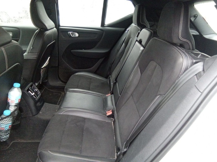 Volvo XC40 T5 Twin Recharge R-Design Auto 193 kW (262 CV) Vehículo usado en Madrid Volvo XC40 T5 Twin Recharge R-Design Auto 193 kW (262 CV) Vehículo usado en Madrid