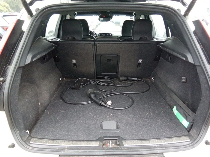 Volvo XC40 T5 Twin Recharge R-Design Auto 193 kW (262 CV) Vehículo usado en Madrid Volvo XC40 T5 Twin Recharge R-Design Auto 193 kW (262 CV) Vehículo usado en Madrid