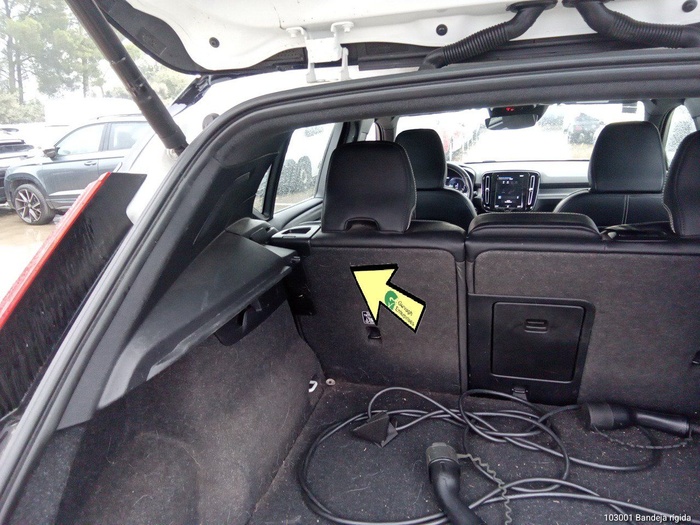 Volvo XC40 T5 Twin Recharge R-Design Auto 193 kW (262 CV) Vehículo usado en Madrid Volvo XC40 T5 Twin Recharge R-Design Auto 193 kW (262 CV) Vehículo usado en Madrid