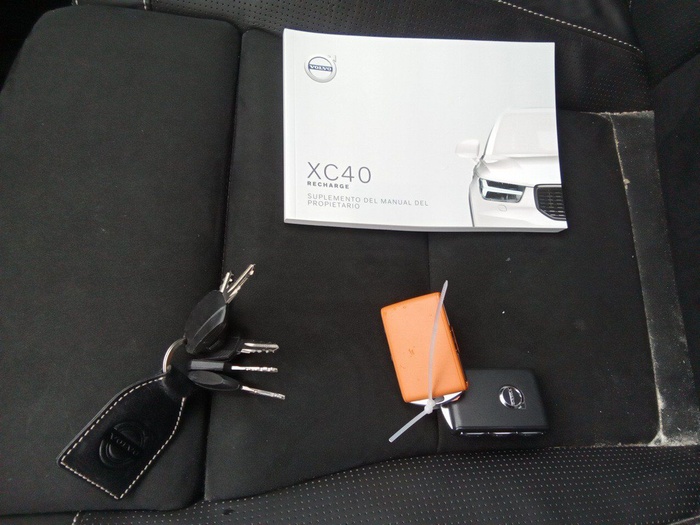 Volvo XC40 T5 Twin Recharge R-Design Auto 193 kW (262 CV) Vehículo usado en Madrid Volvo XC40 T5 Twin Recharge R-Design Auto 193 kW (262 CV) Vehículo usado en Madrid