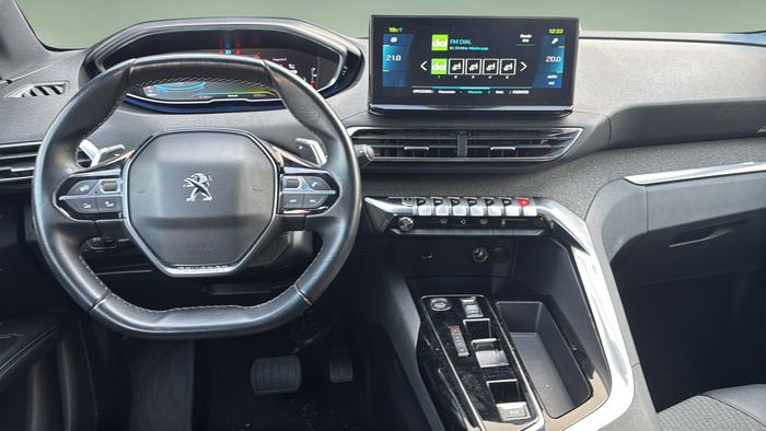 Peugeot 3008 Hybrid 225 Allure Pack e-EAT8 165 kW (225 CV) Vehículo usado en Madrid Peugeot 3008 Hybrid 225 Allure Pack e-EAT8 165 kW (225 CV) Vehículo usado en Madrid