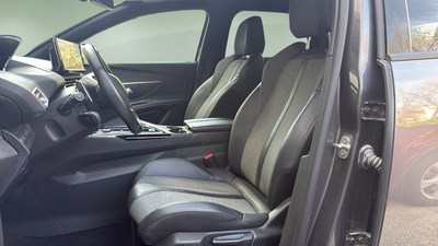 Peugeot 3008 Hybrid 225 Allure Pack e-EAT8 165 kW (225 CV) 8 Peugeot 3008 Hybrid 225 Allure Pack e-EAT8 165 kW (225 CV) 8