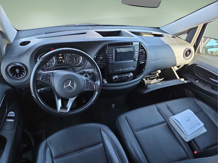 Mercedes-Benz Vito Combi 114 CDI Tourer Select Larga AT 100 kW (136 CV) Vehículo usado en Madrid Mercedes-Benz Vito Combi 114 CDI Tourer Select Larga AT 100 kW (136 CV) Vehículo usado en Madrid