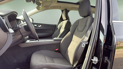 Volvo XC60 T6 Recharge Inscription Expression AWD Auto 250 kW (340 CV) 30 Volvo XC60 T6 Recharge Inscription Expression AWD Auto 250 kW (340 CV) 30