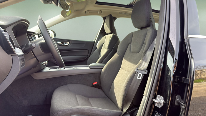 Volvo XC60 T6 Recharge Inscription Expression AWD Auto 250 kW (340 CV) Vehículo usado en Madrid Volvo XC60 T6 Recharge Inscription Expression AWD Auto 250 kW (340 CV) Vehículo usado en Madrid