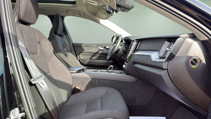 Volvo XC60 T6 Recharge Inscription Expression AWD Auto 250 kW (340 CV) Vehículo usado en Madrid Volvo XC60 T6 Recharge Inscription Expression AWD Auto 250 kW (340 CV) Vehículo usado en Madrid