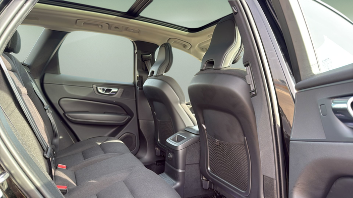 Volvo XC60 T6 Recharge Inscription Expression AWD Auto 250 kW (340 CV) Vehículo usado en Madrid Volvo XC60 T6 Recharge Inscription Expression AWD Auto 250 kW (340 CV) Vehículo usado en Madrid