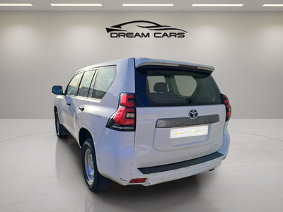 Toyota Land Cruiser 2.8 D-4D GX 150 kW (204 CV) 5 Toyota Land Cruiser 2.8 D-4D GX 150 kW (204 CV) 5